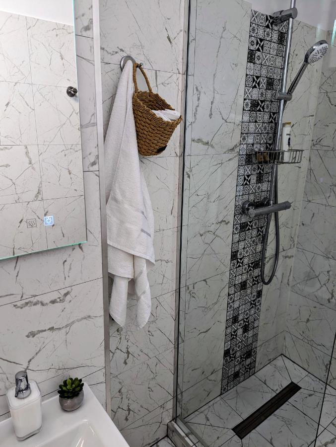 Sebastian Studio Apartment Bukarest Eksteriør billede