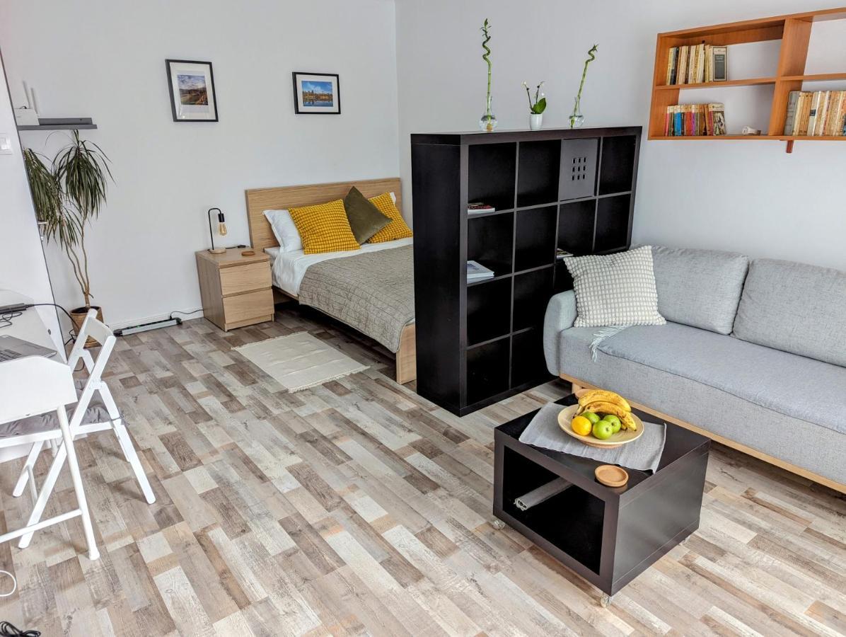 Sebastian Studio Apartment Bukarest Eksteriør billede