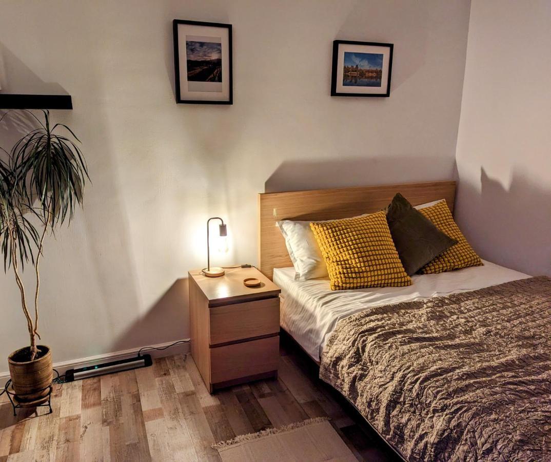 Sebastian Studio Apartment Bukarest Eksteriør billede